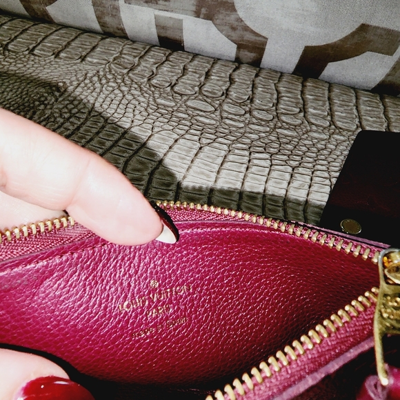 Authentic  LV Monogram Empreinte Leather Curieuse Wallet - Picture 8 of 11